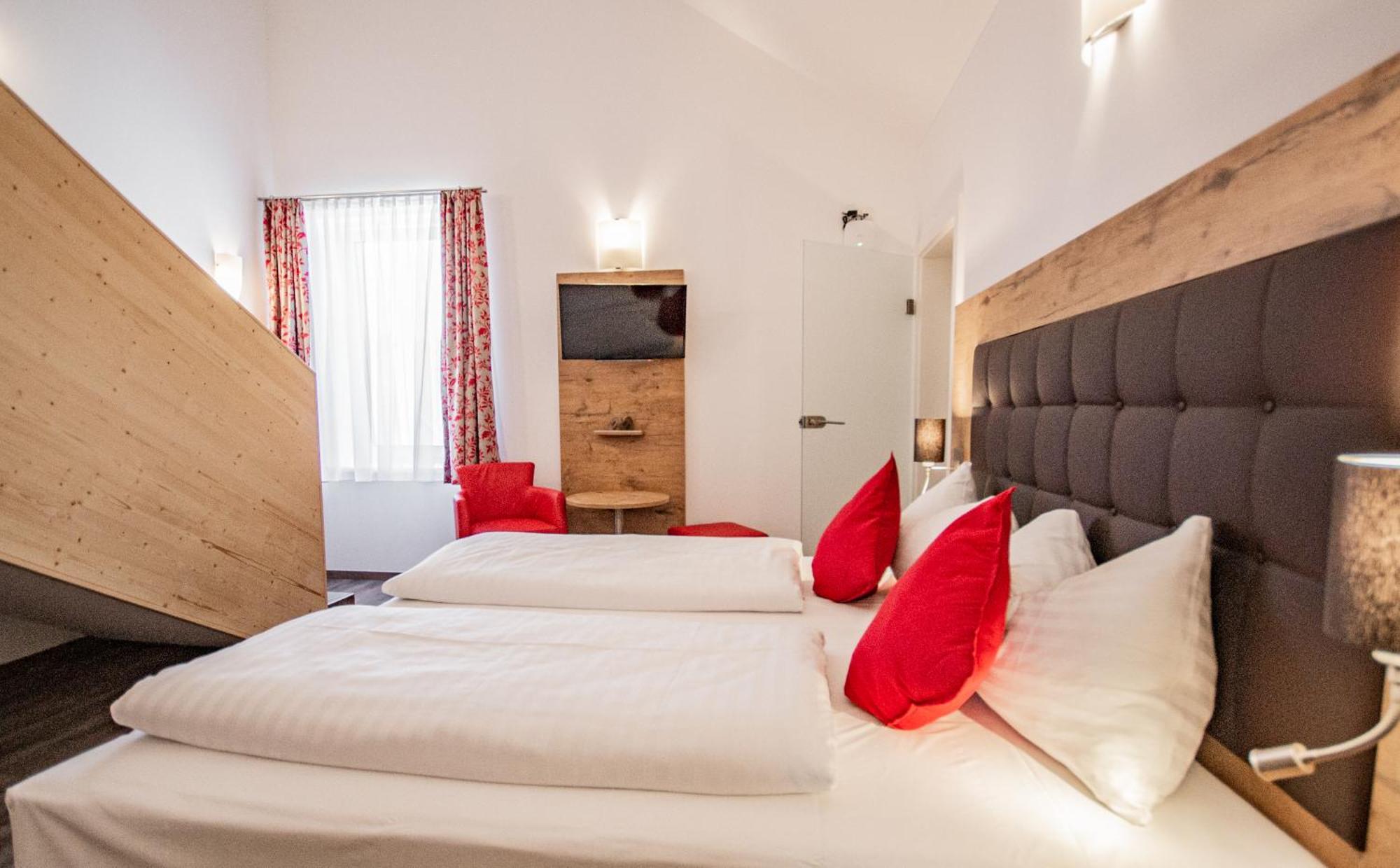Hotel Wilder Mann Steinach am Brenner Room photo