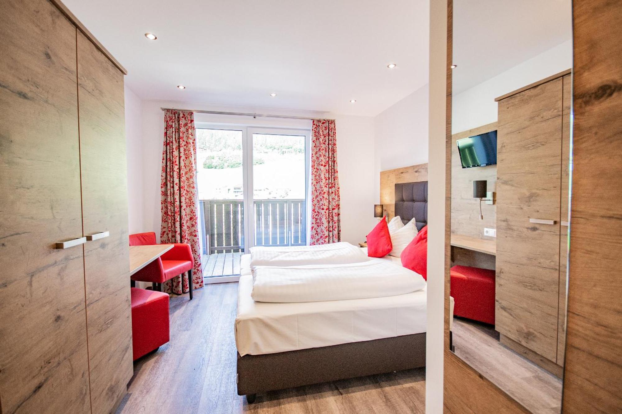 Hotel Wilder Mann Steinach am Brenner Room photo