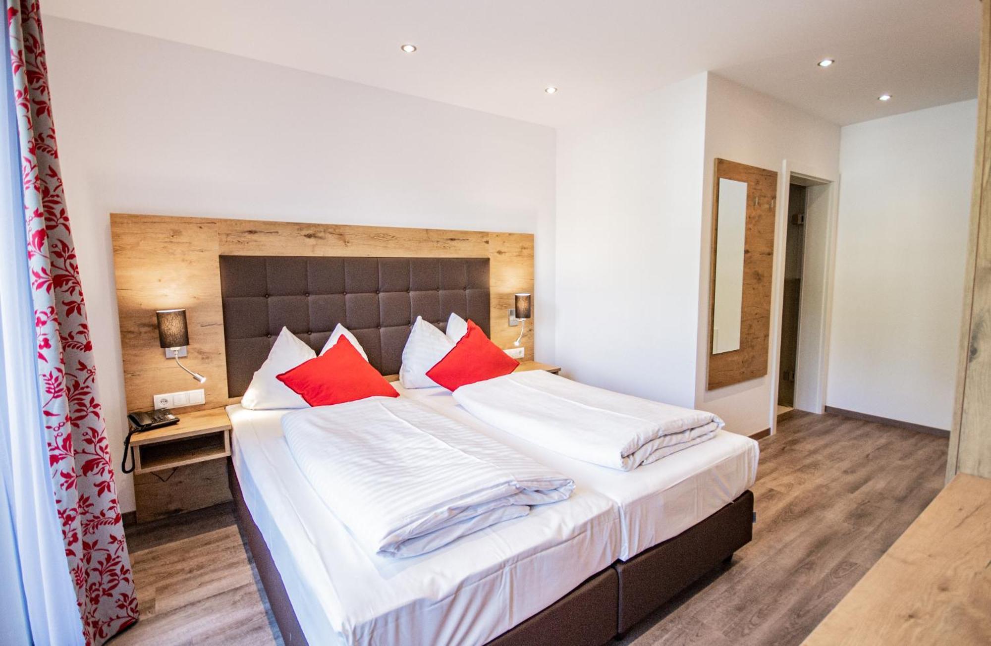 Hotel Wilder Mann Steinach am Brenner Room photo